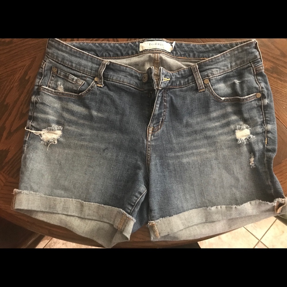 Torrid distressed jean shorts